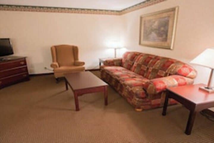 Room 37 of 114